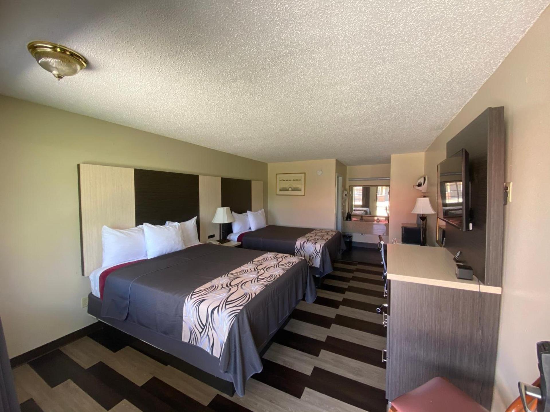 Regency 7 Motel photo 23