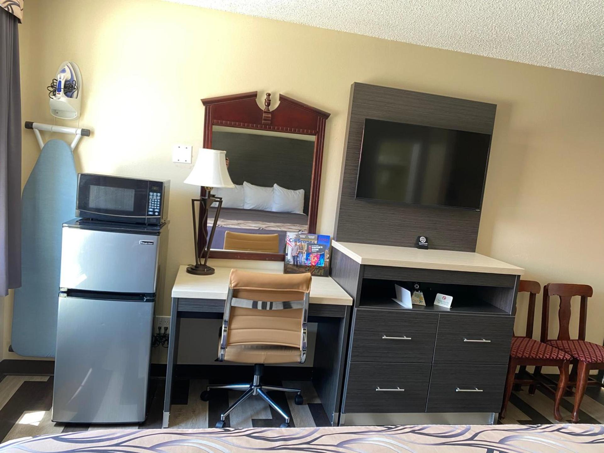 Regency 7 Motel photo 16