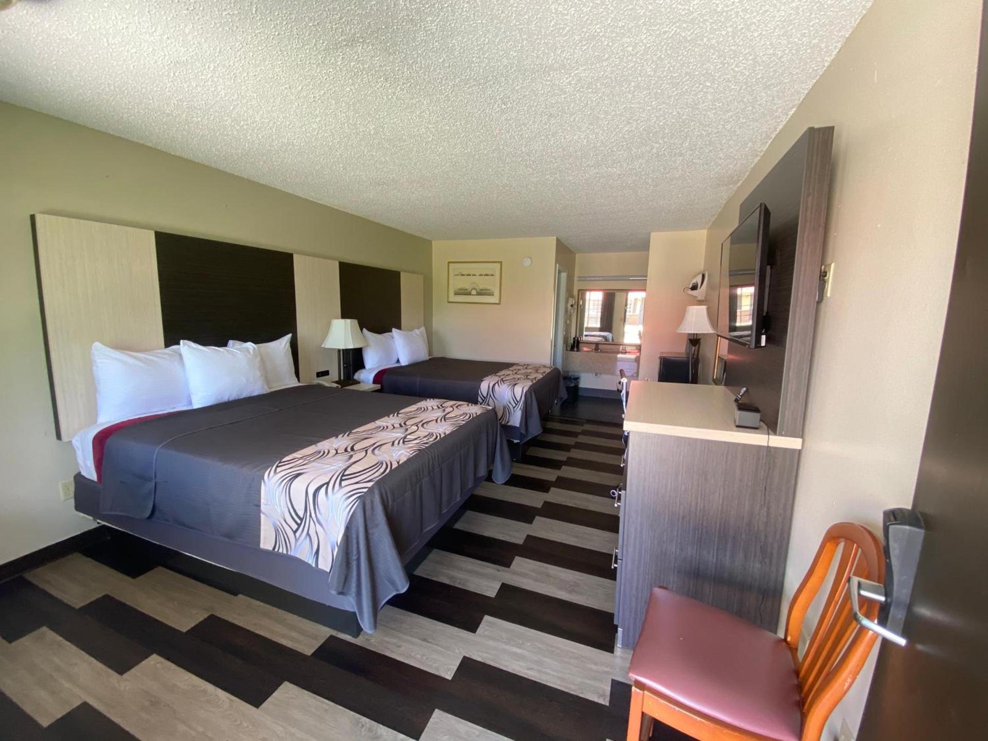 Regency 7 Motel photo 14