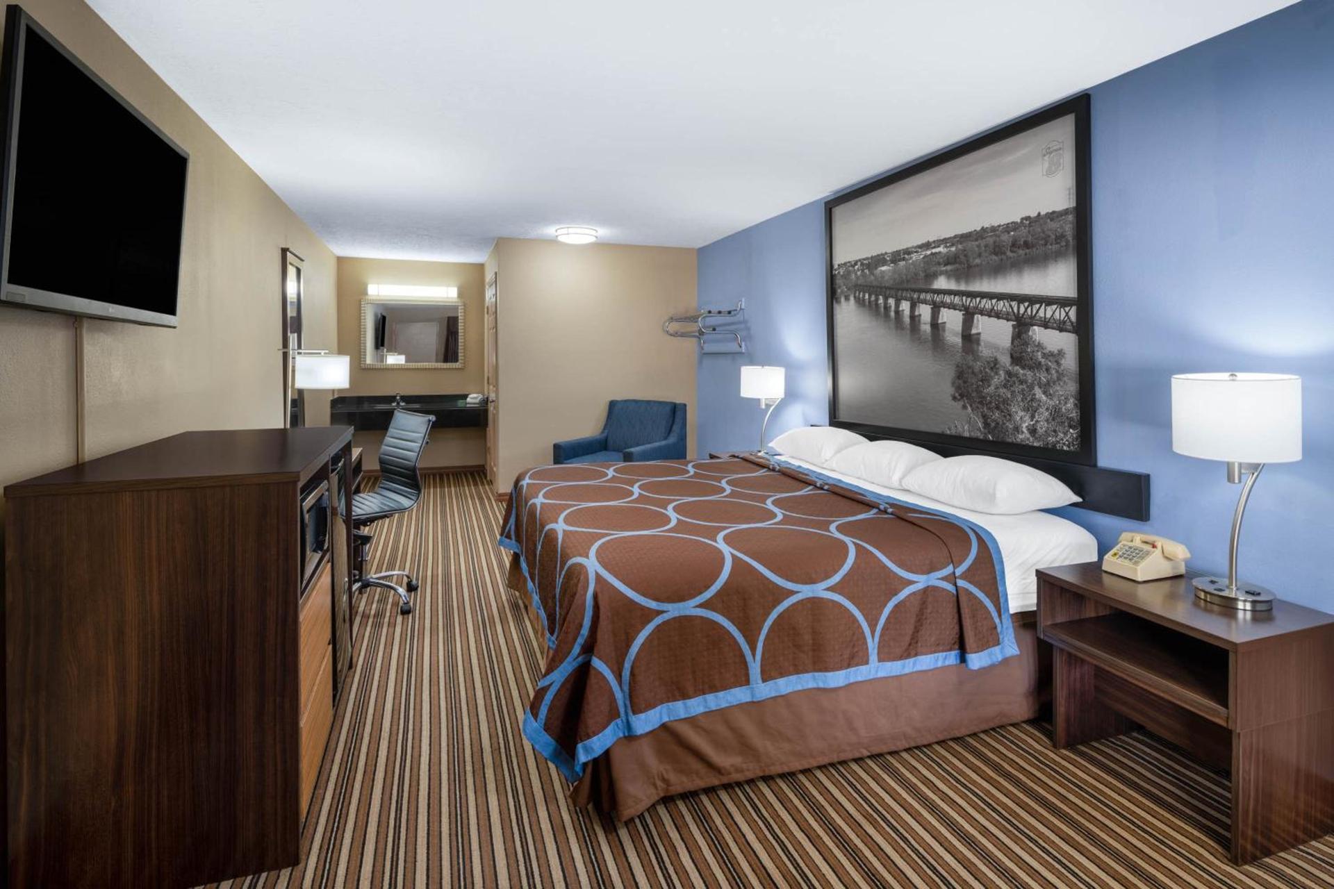 Super 8 by Wyndham Gadsden AL photo 32