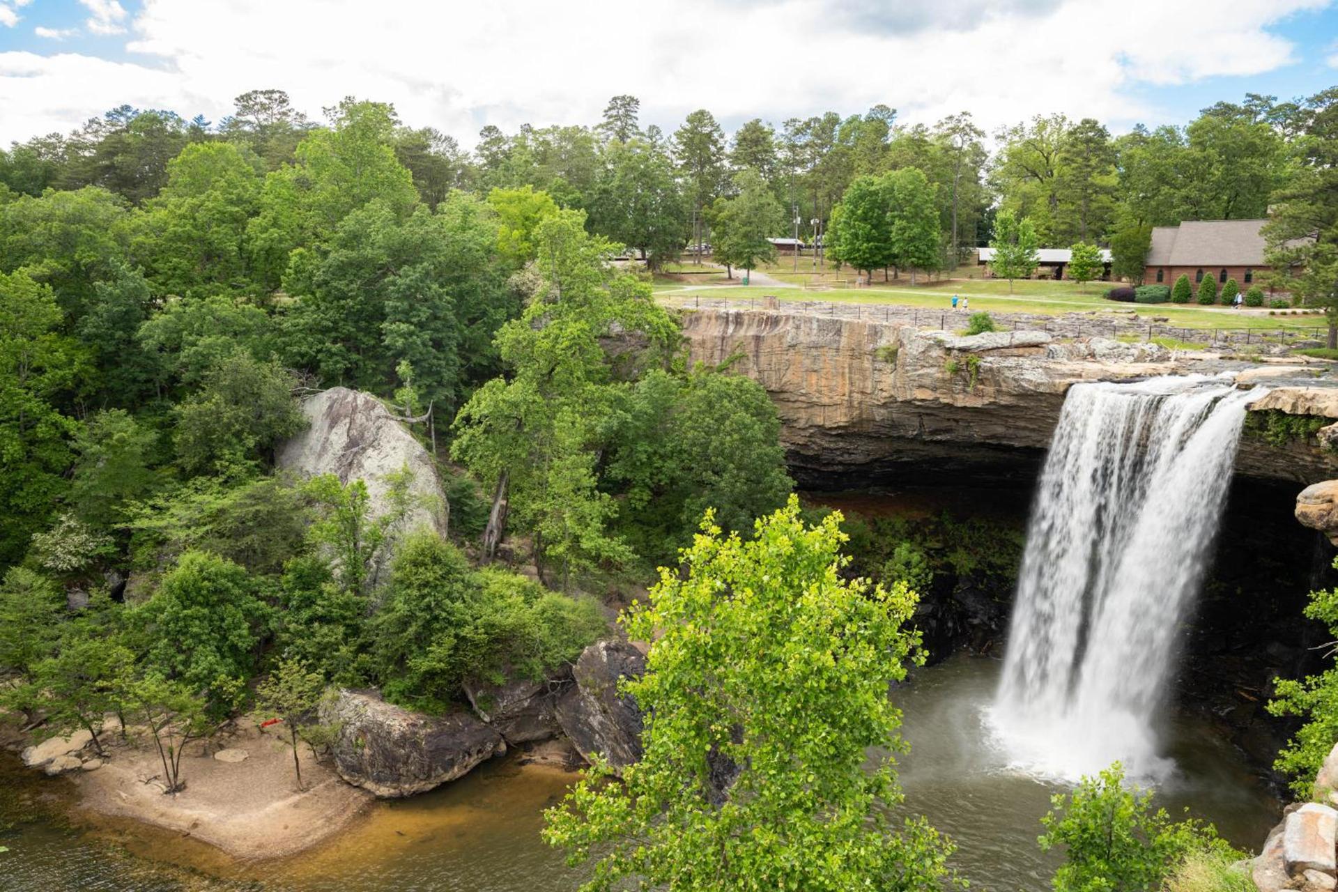 Super 8 by Wyndham Gadsden AL photo 30