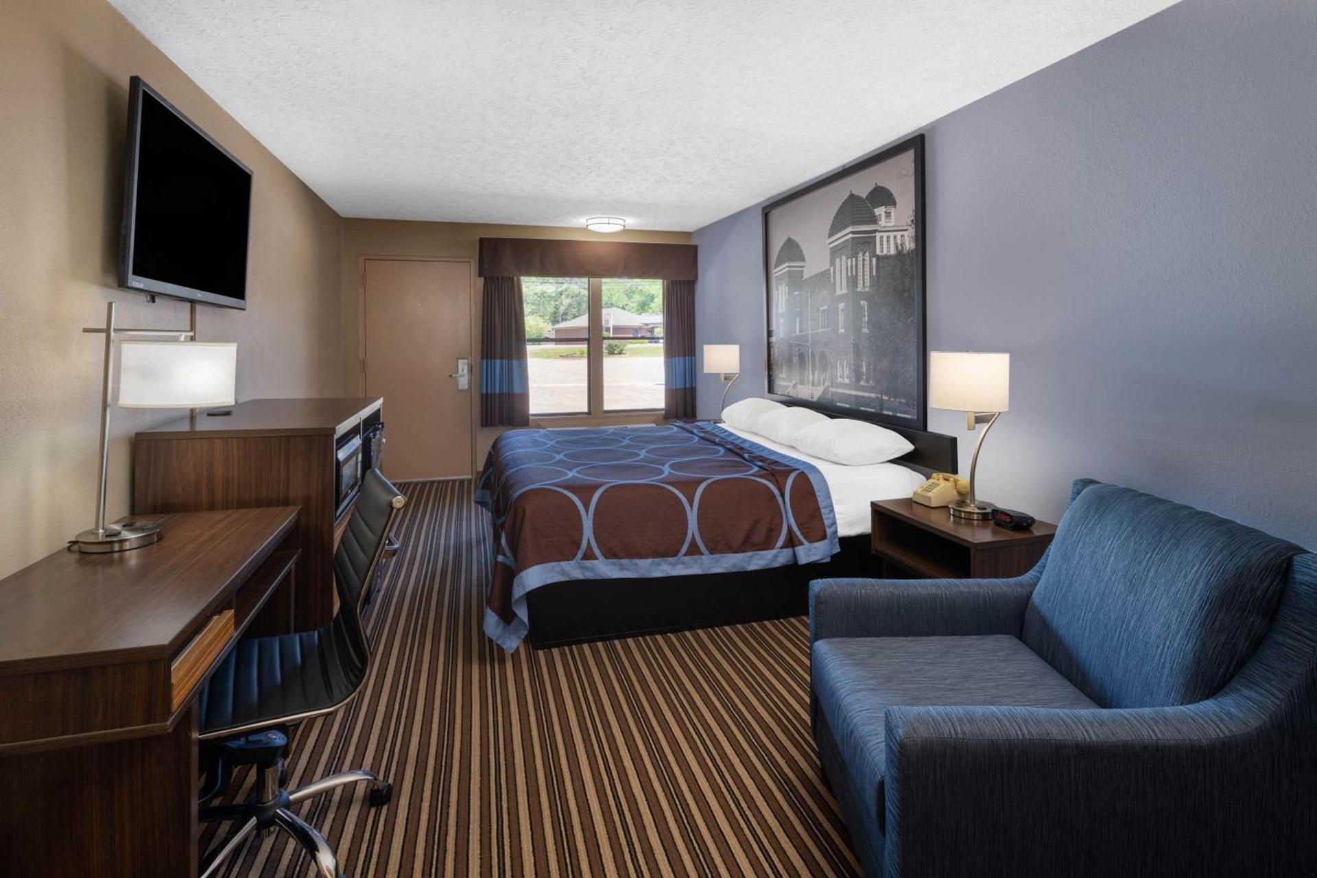 Super 8 by Wyndham Gadsden AL photo 25
