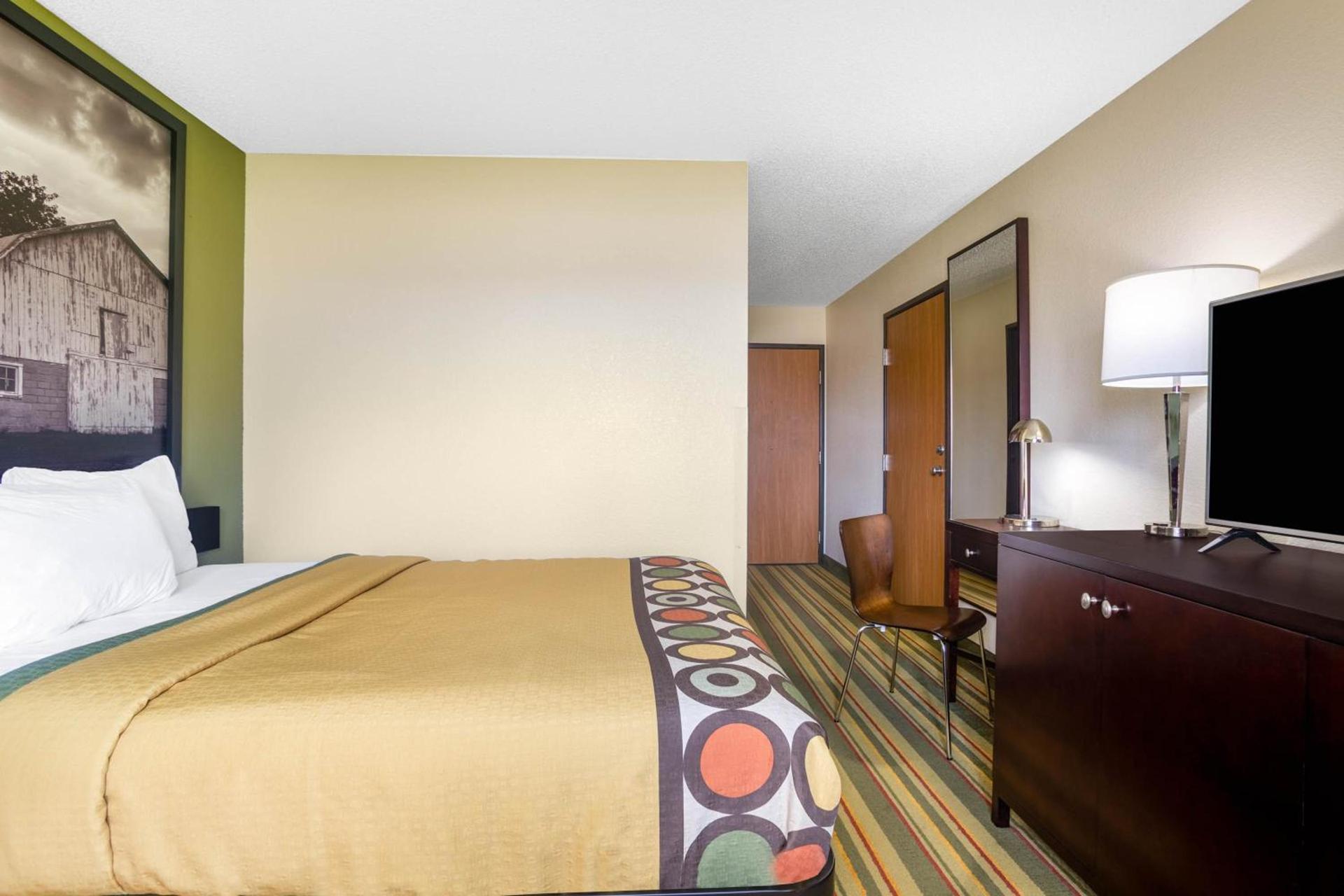 Super 8 by Wyndham El Dorado photo 17