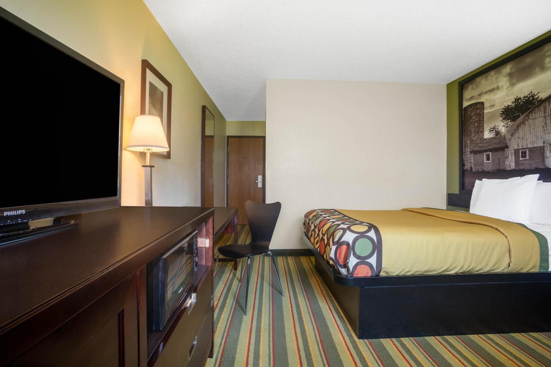 Super 8 by Wyndham El Dorado photo 19