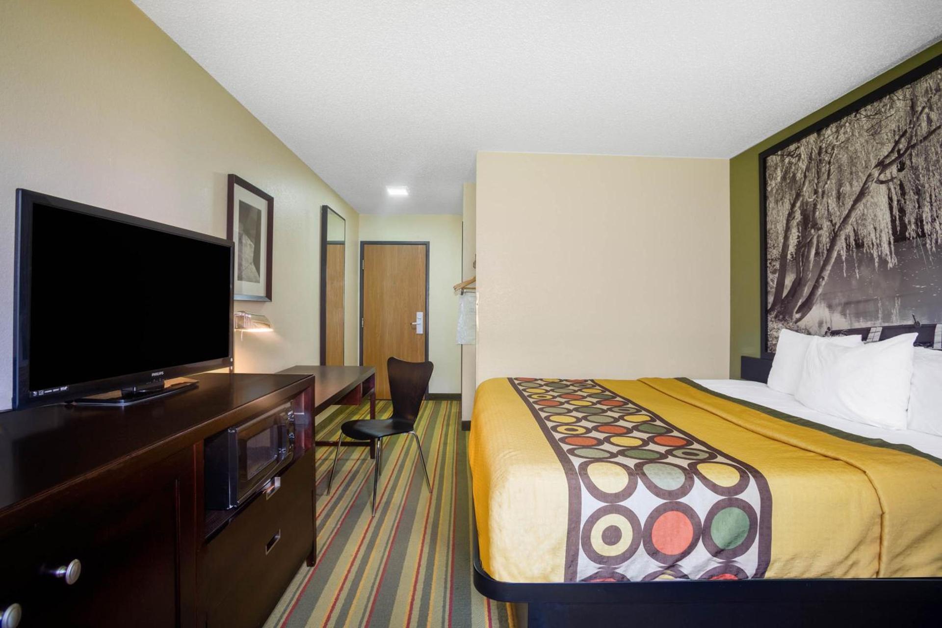 Super 8 by Wyndham El Dorado photo 21