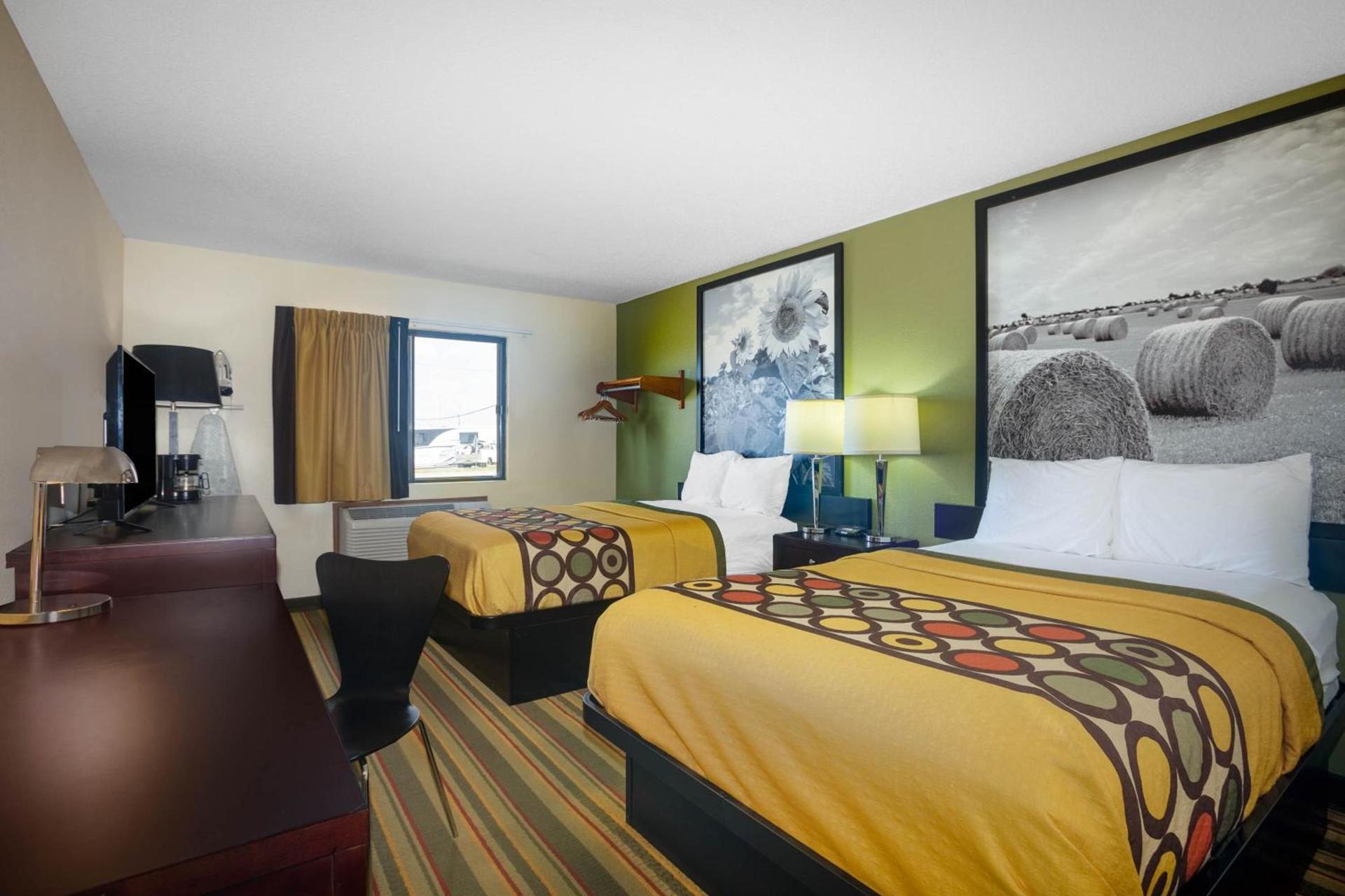 Super 8 by Wyndham El Dorado photo 22