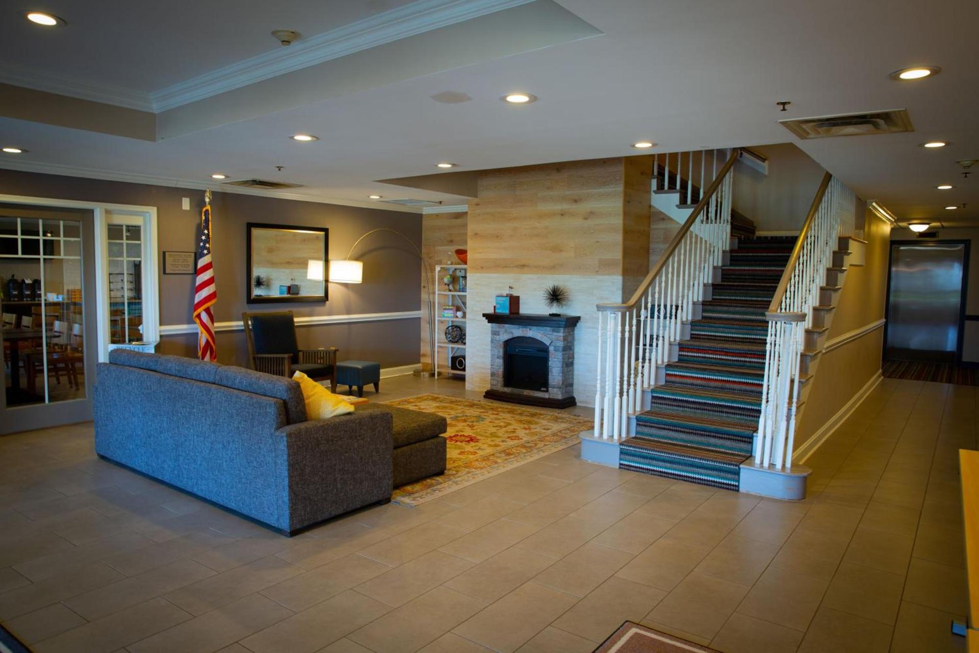 Country Inn & Suites by Radisson, Burlington Elon , NC photo 8