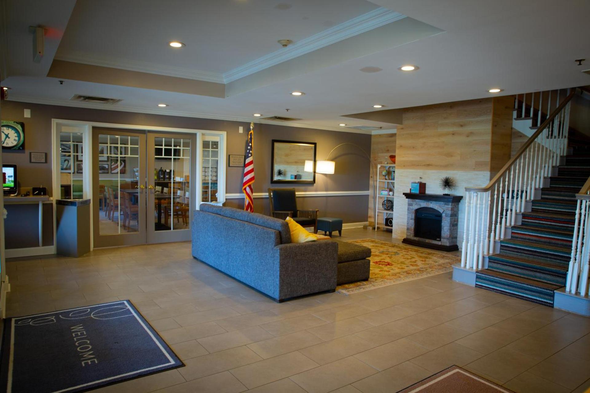 Country Inn & Suites by Radisson, Burlington Elon , NC photo 7