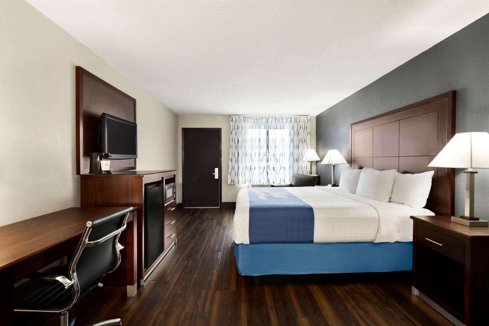 Days Inn by Wyndham Rock Hill photo 35