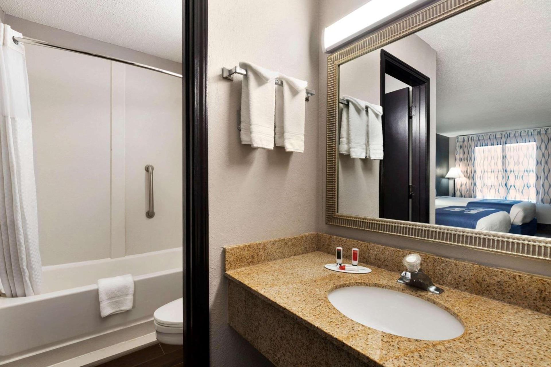 Days Inn by Wyndham Rock Hill photo 18
