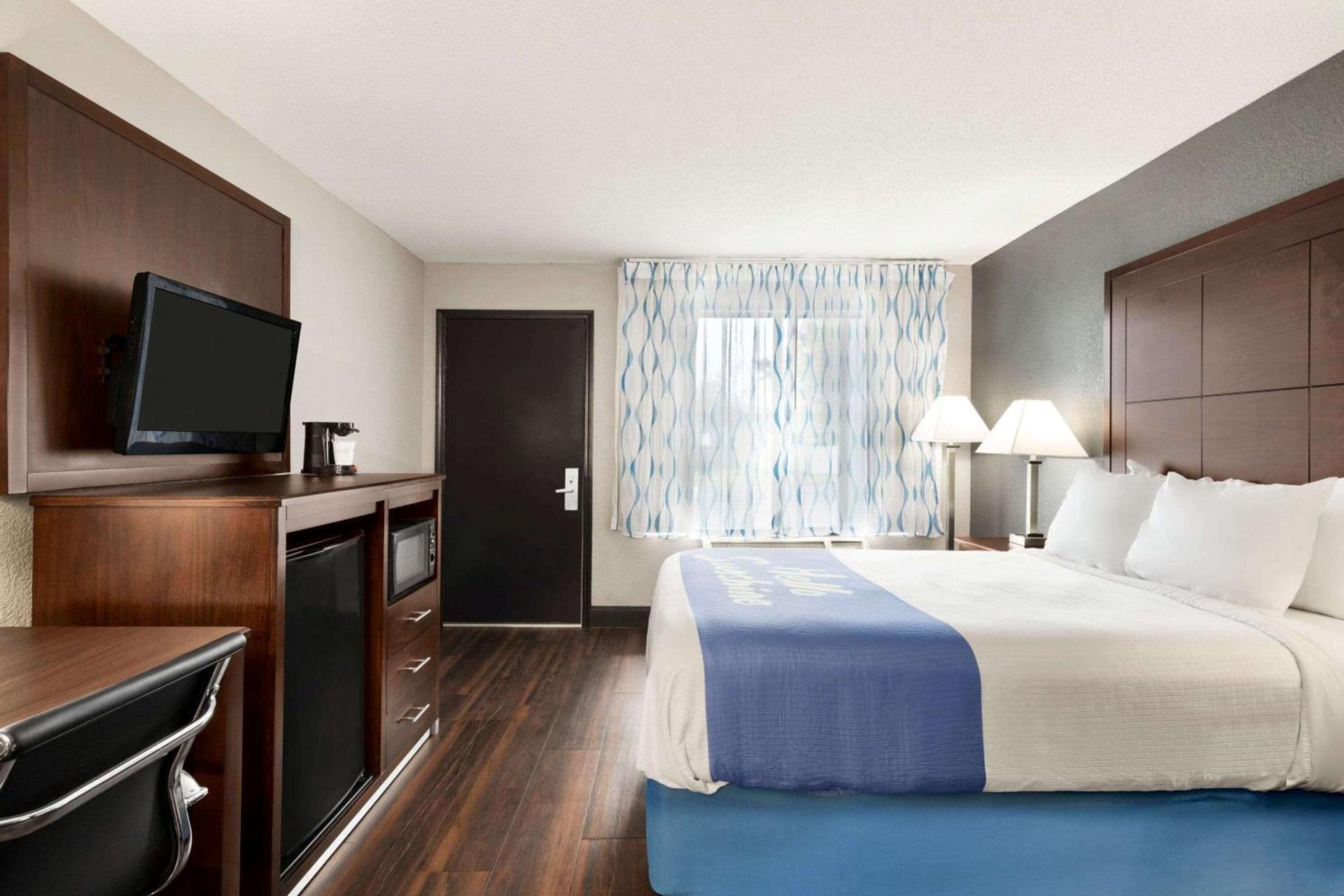 Days Inn by Wyndham Rock Hill photo 38