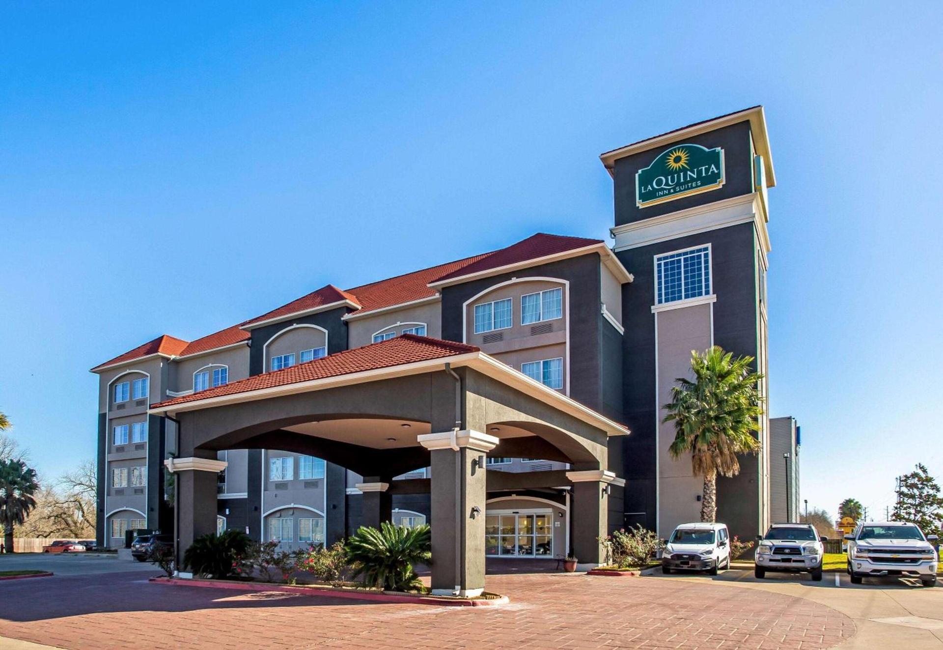 La Quinta by Wyndham Columbus TX photo 31