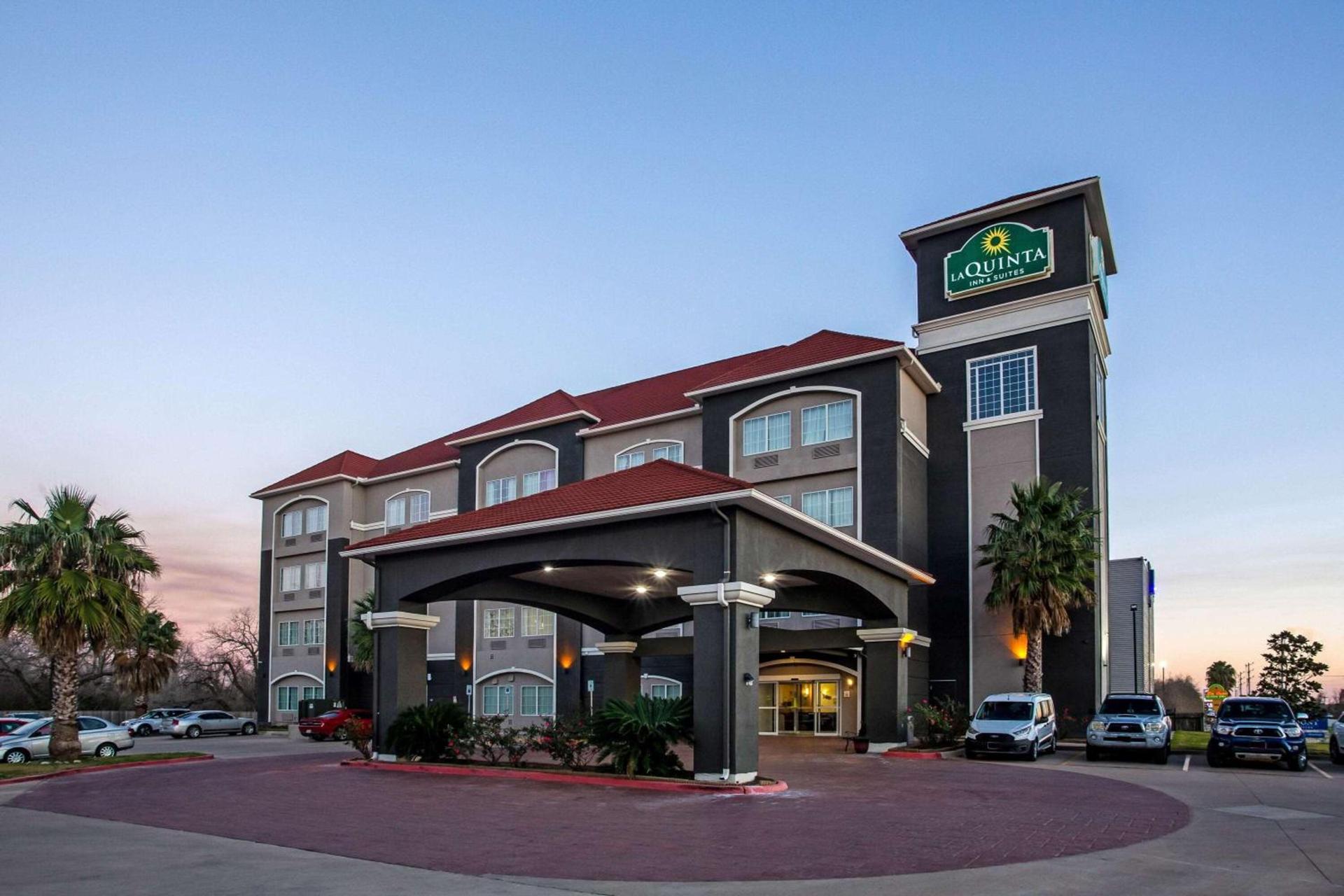 La Quinta by Wyndham Columbus TX photo 32