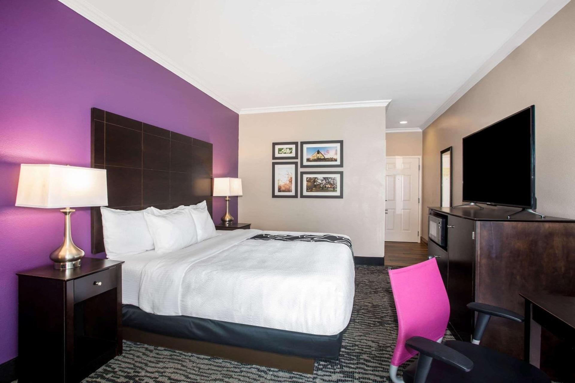 La Quinta by Wyndham Columbus TX photo 7