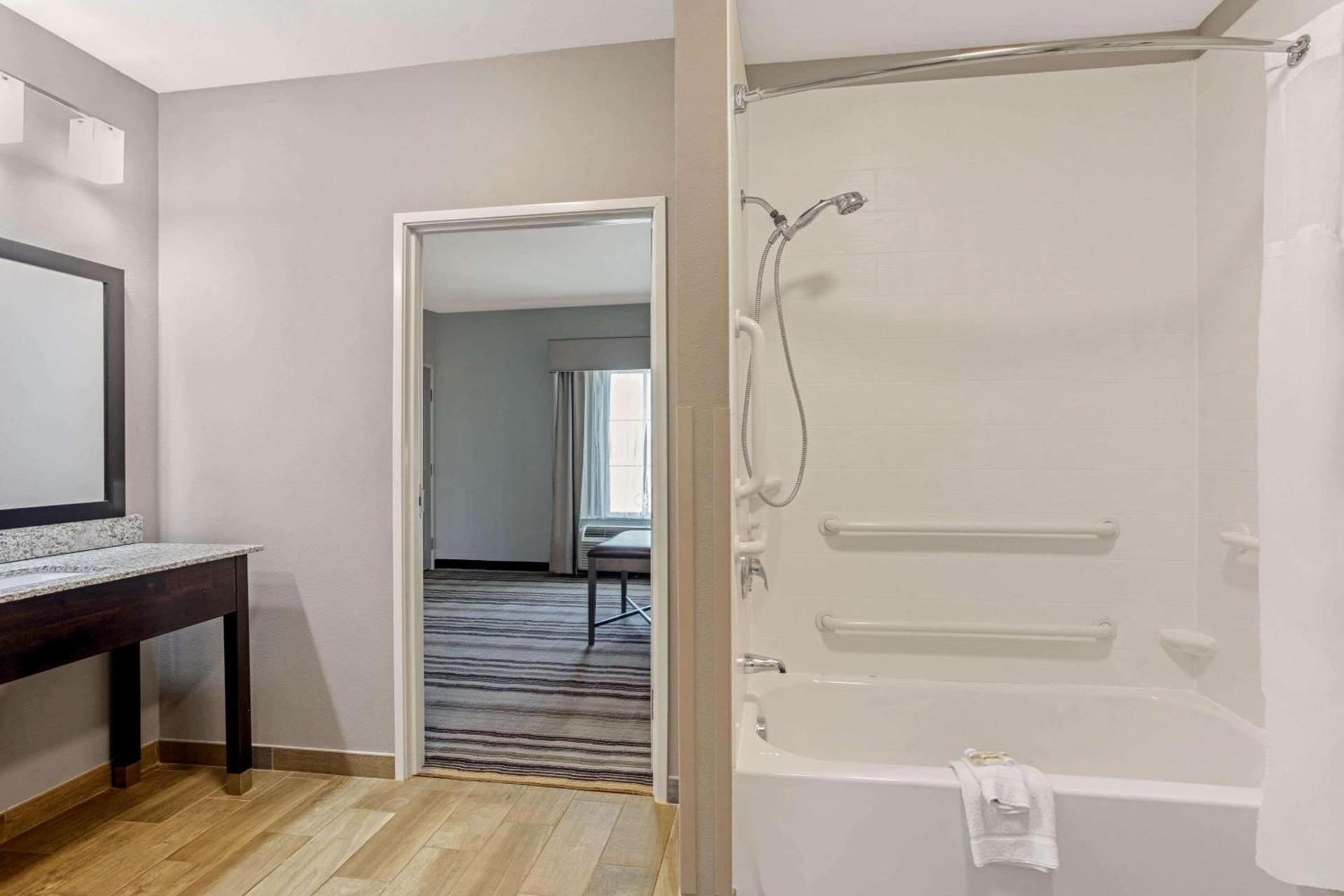 La Quinta by Wyndham Paducah photo 58