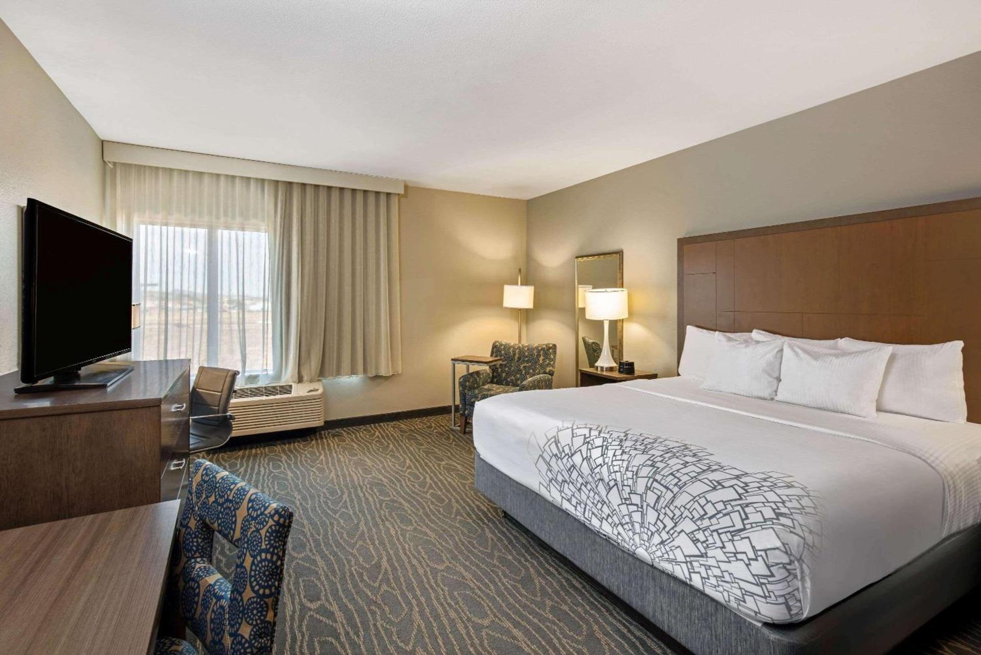 La Quinta by Wyndham Kingman photo 22