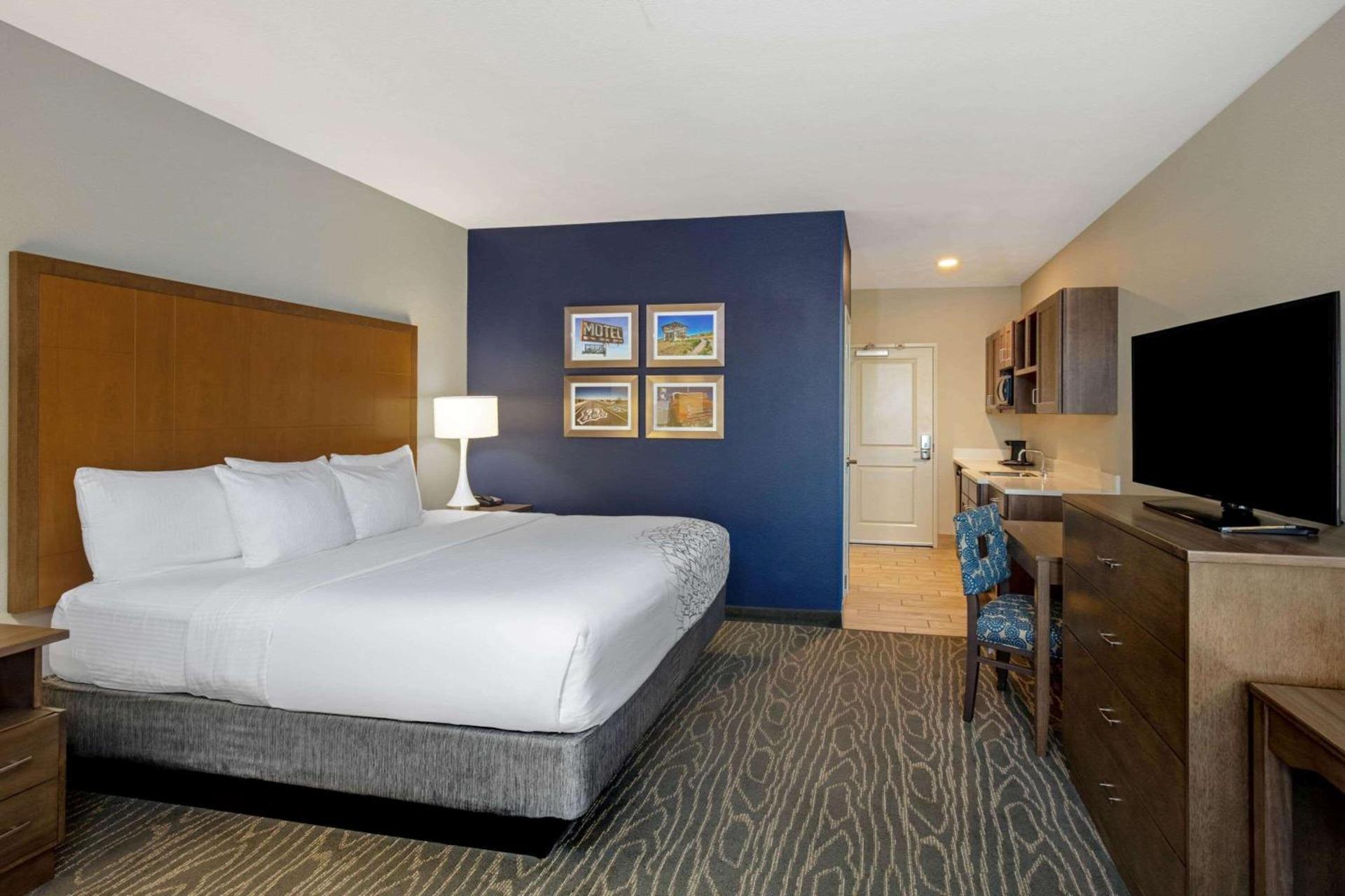 La Quinta by Wyndham Kingman photo 23