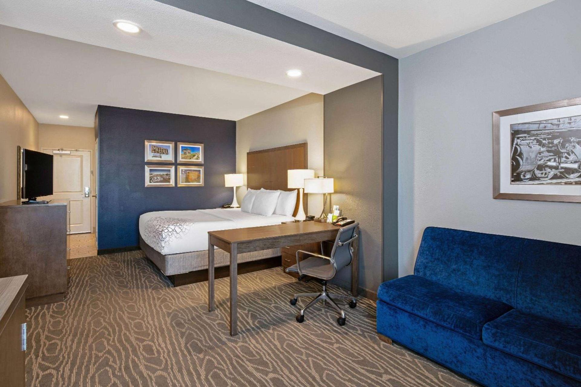 La Quinta by Wyndham Kingman photo 34
