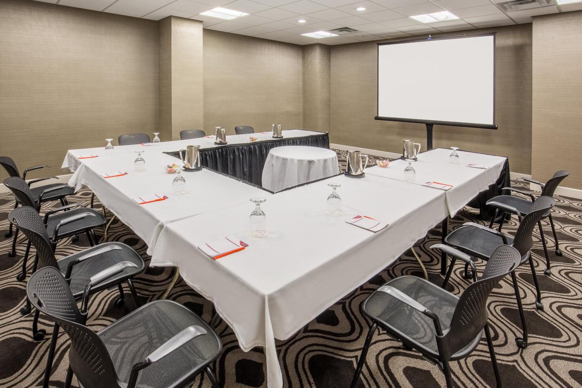 Crowne Plaza Phoenix Airport - PHX by IHG photo 38