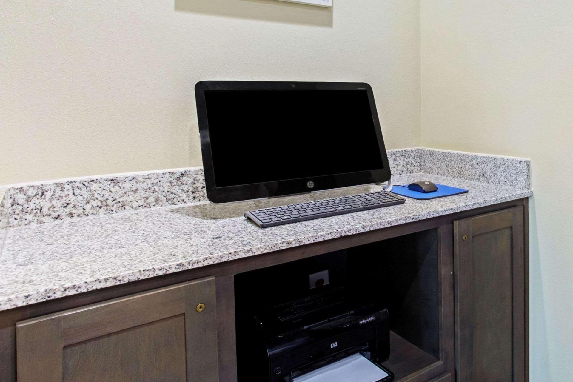 La Quinta by Wyndham Paducah photo 47