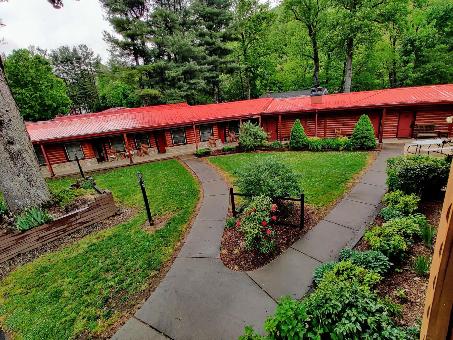 Smoky Falls Lodge photo 7