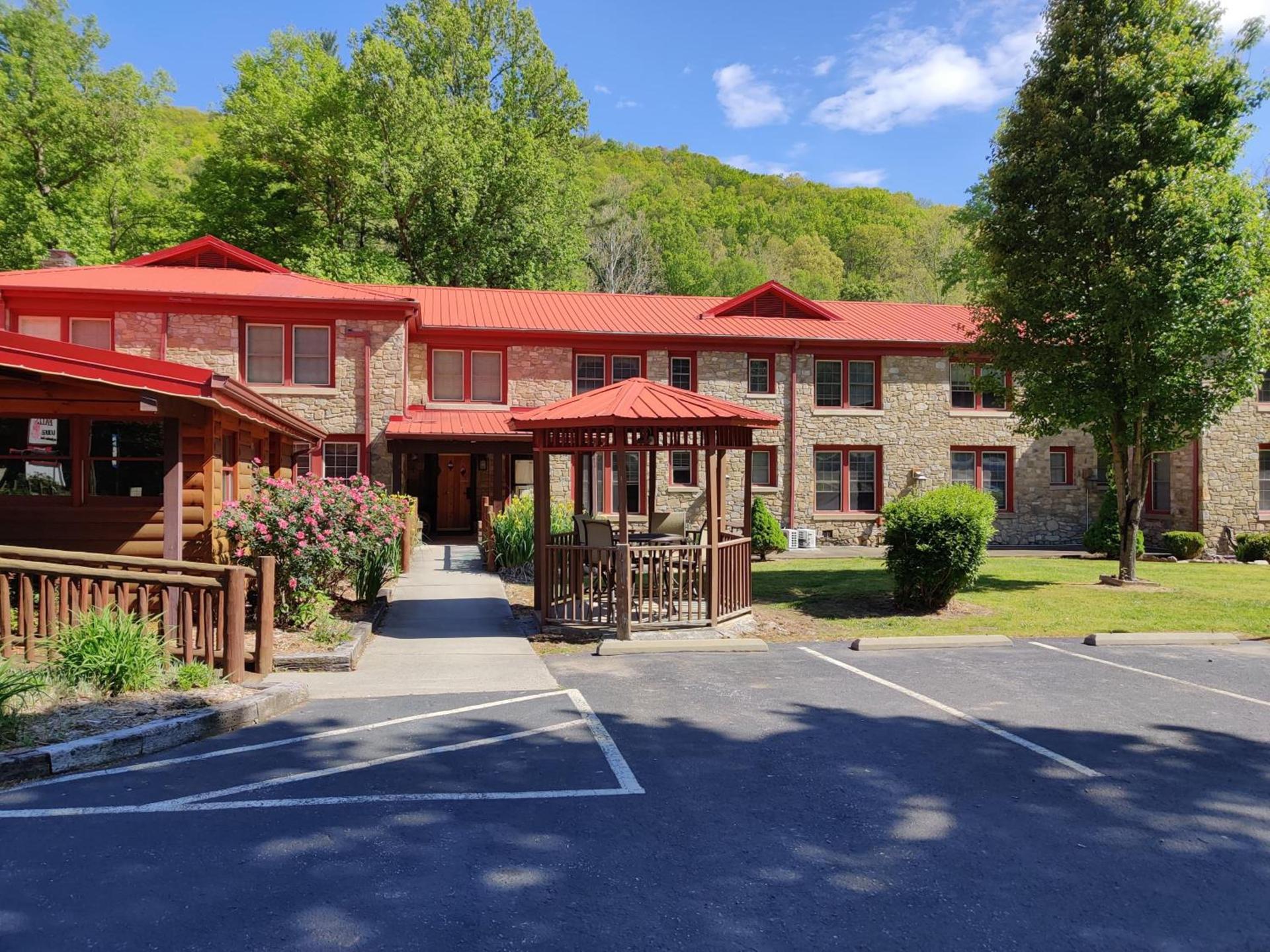 Smoky Falls Lodge photo 15