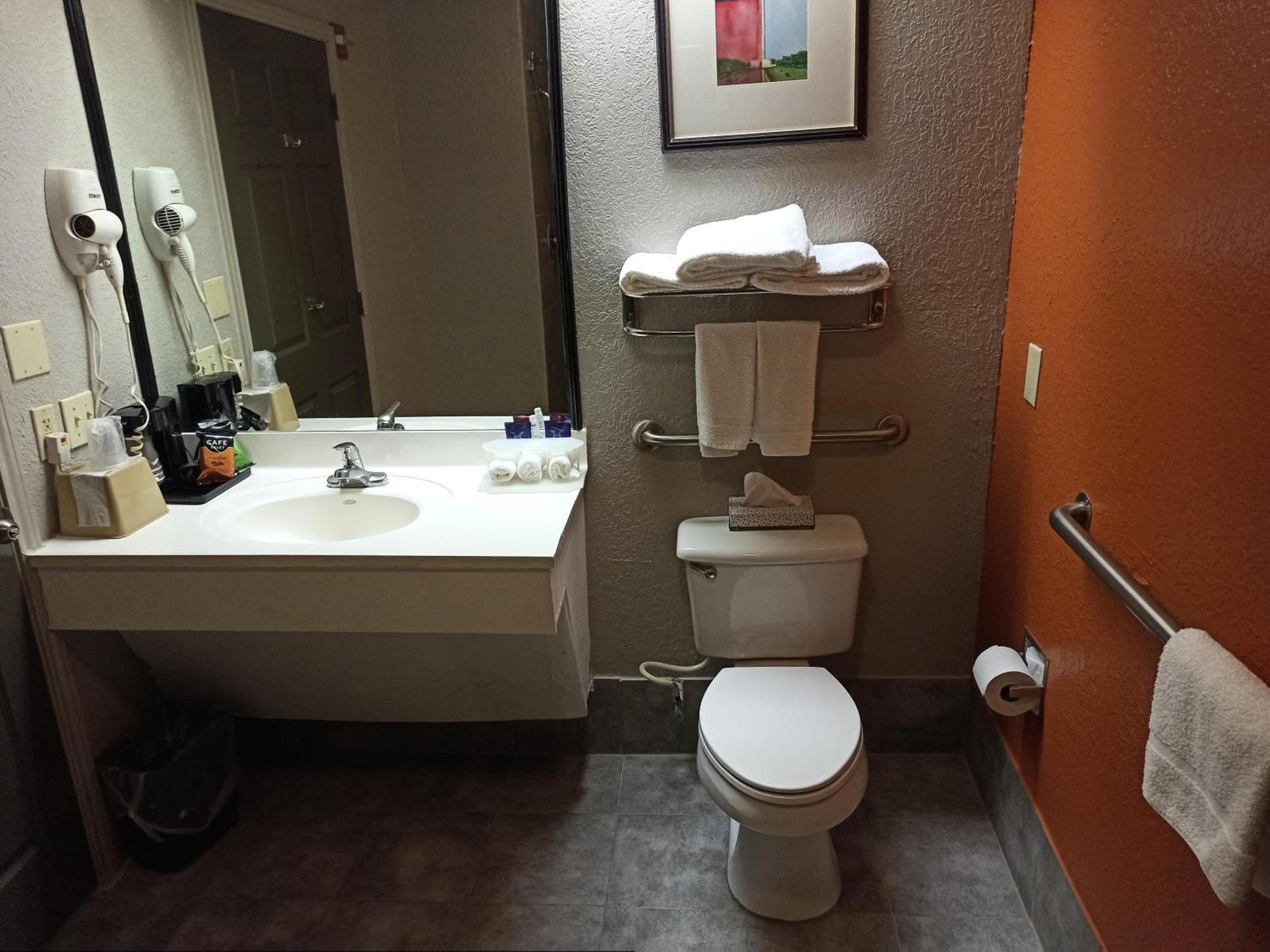 Rodeway Inn photo 6
