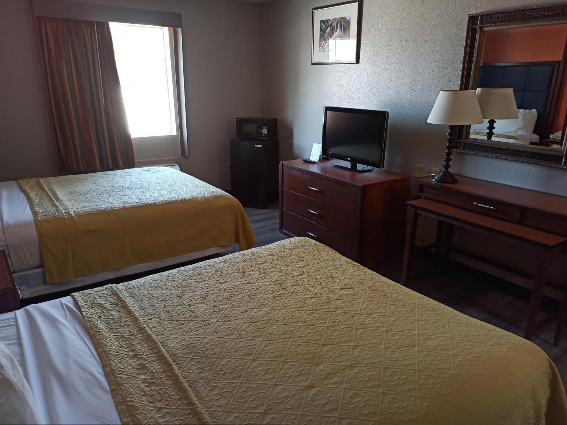 Rodeway Inn photo 5