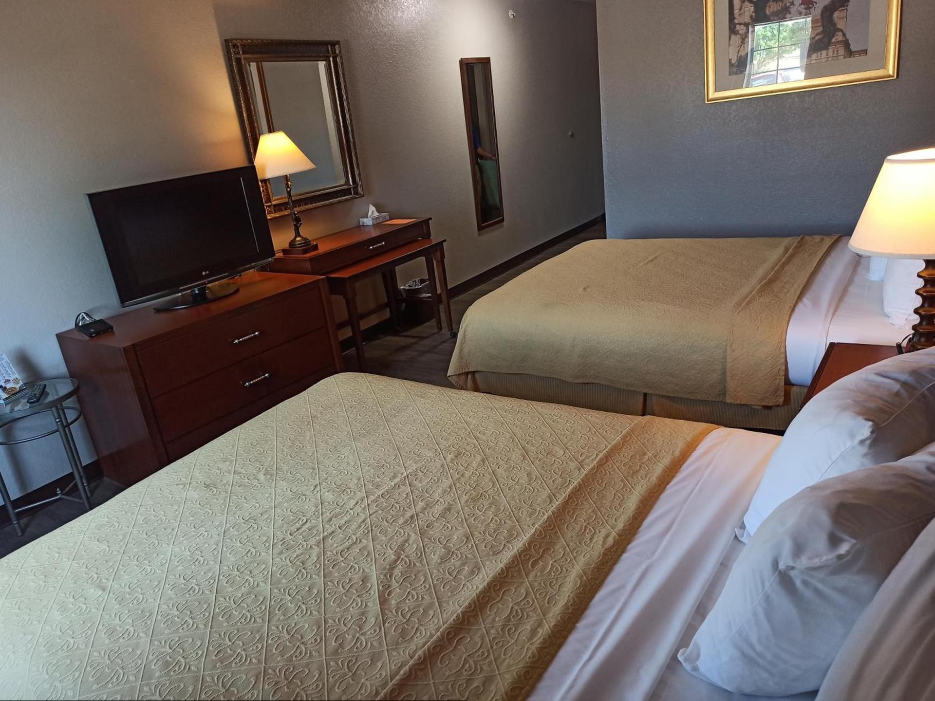 Rodeway Inn photo 2