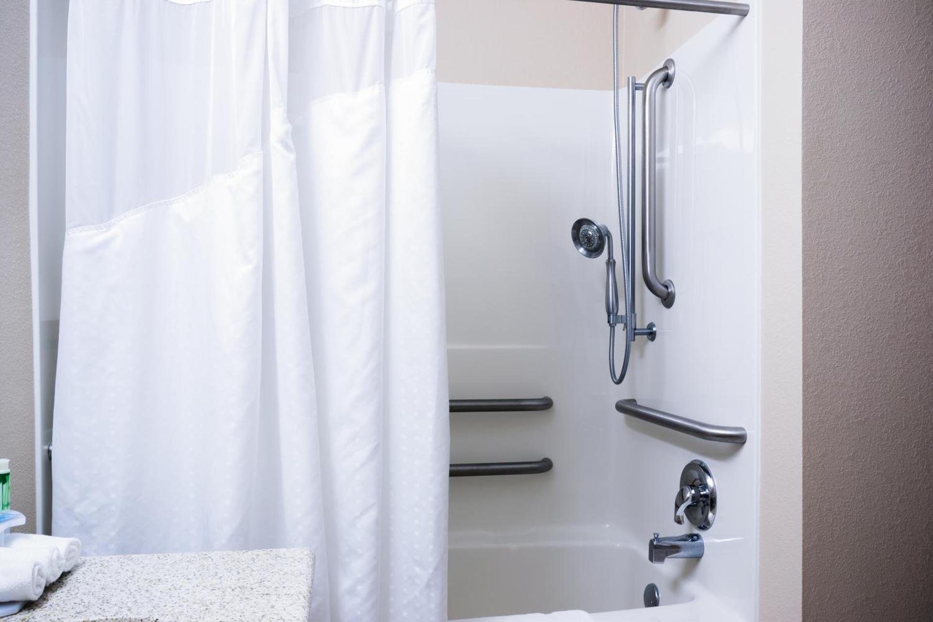 Holiday Inn Express Hotel & Suites Acme-Traverse City by IHG photo 9