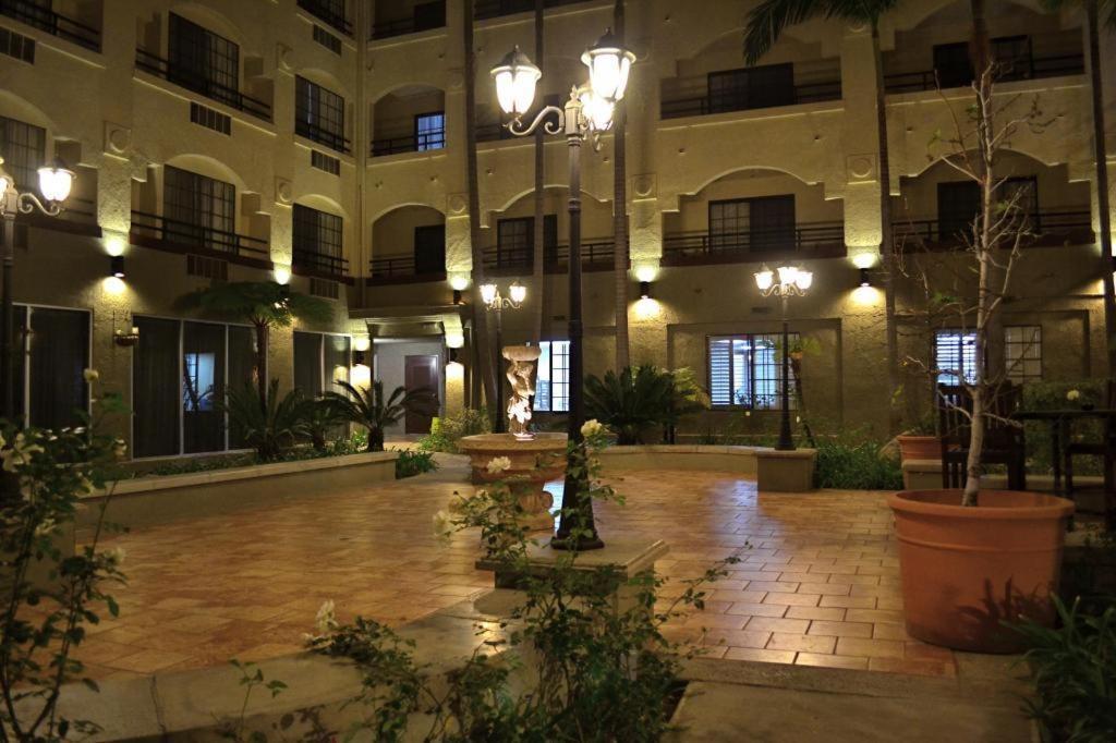 DoubleTree by Hilton Chatsworth photo 1