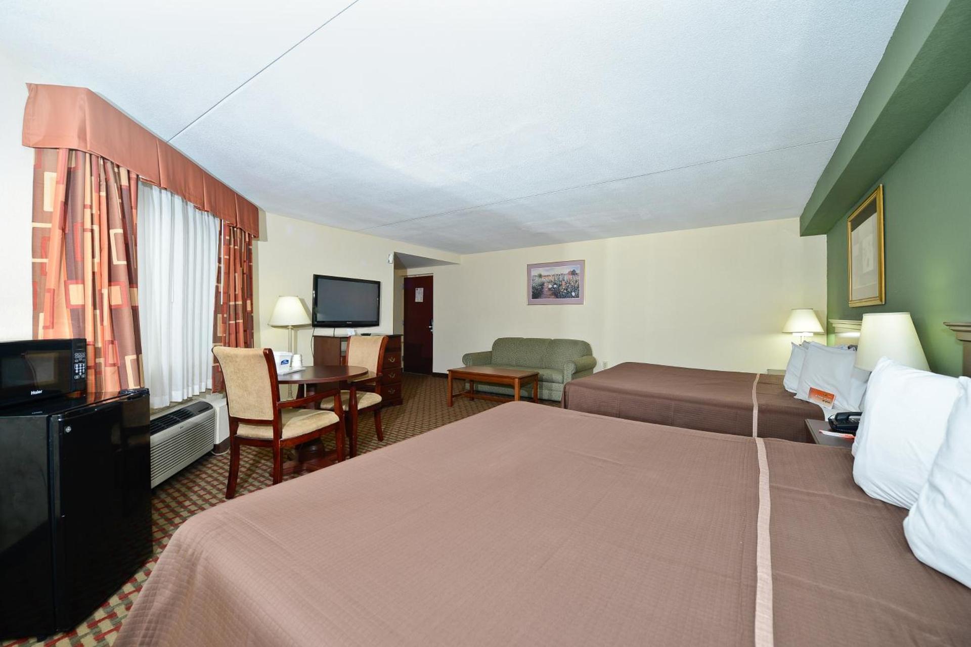 Howard Johnson by Wyndham Newark Airport photo 25