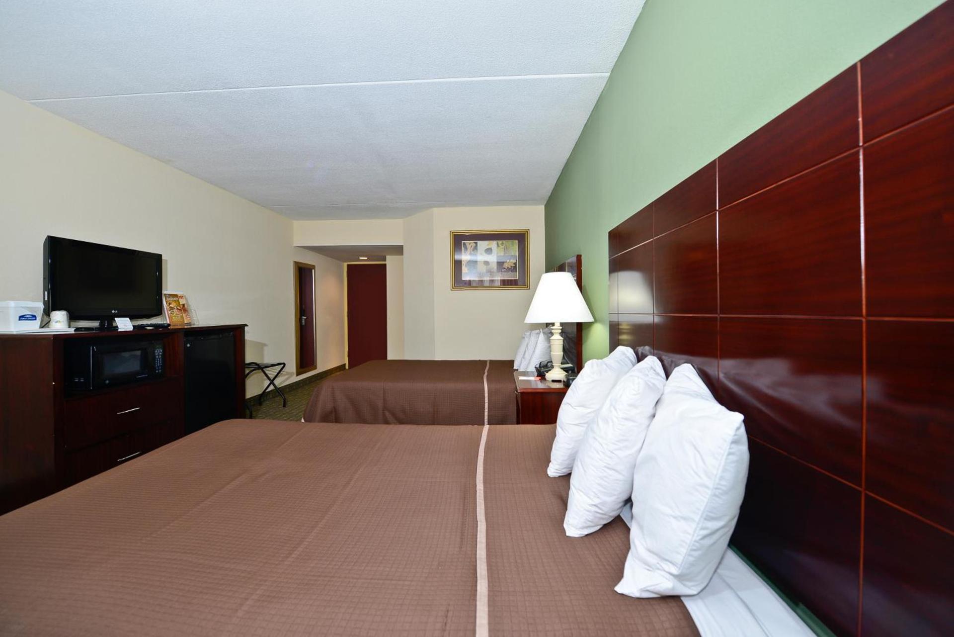 Howard Johnson by Wyndham Newark Airport photo 16
