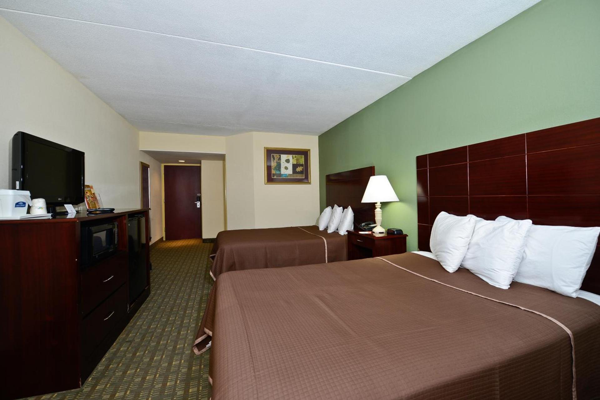Howard Johnson by Wyndham Newark Airport photo 22