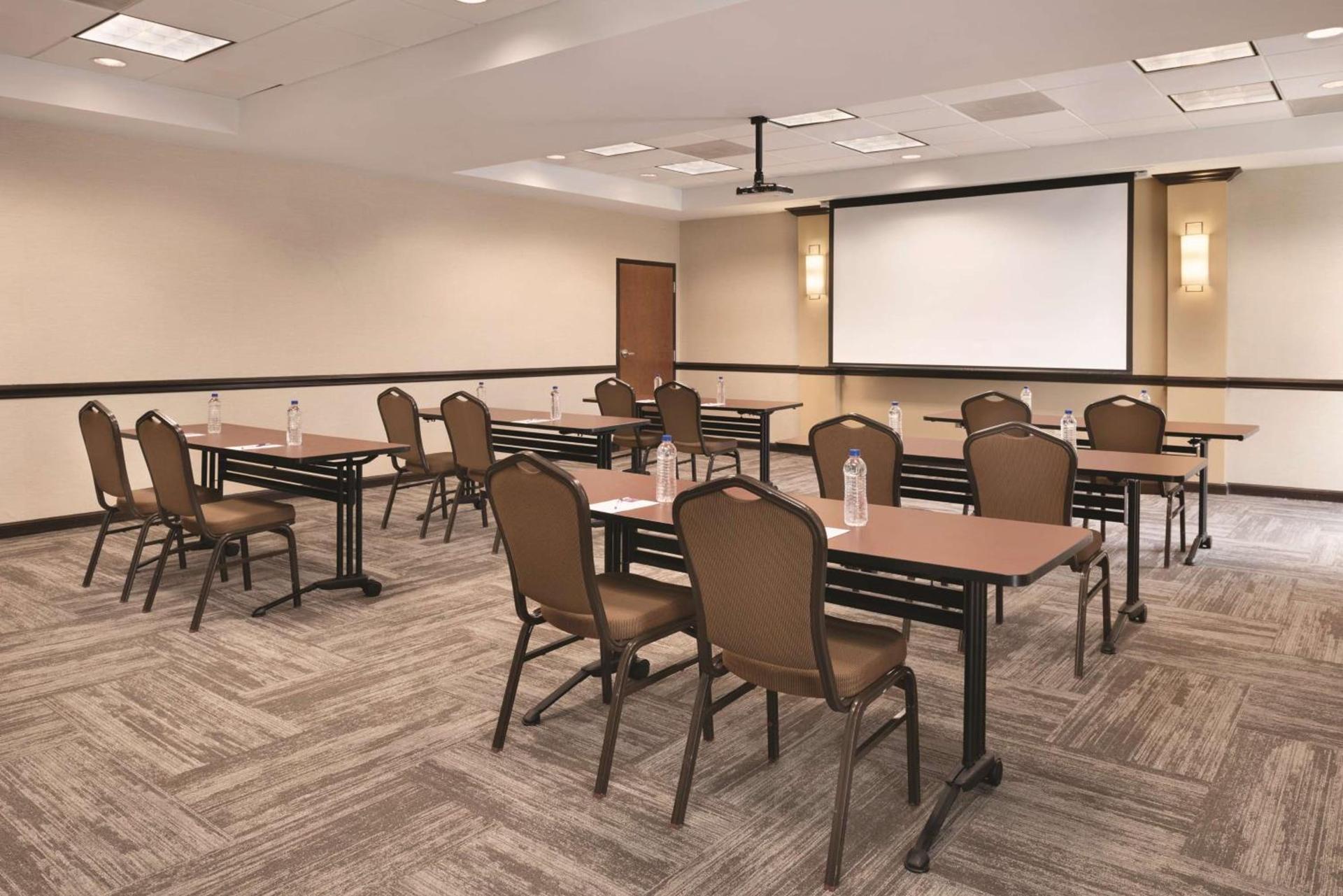 Hyatt Place Chicago Hoffman Estates photo 28