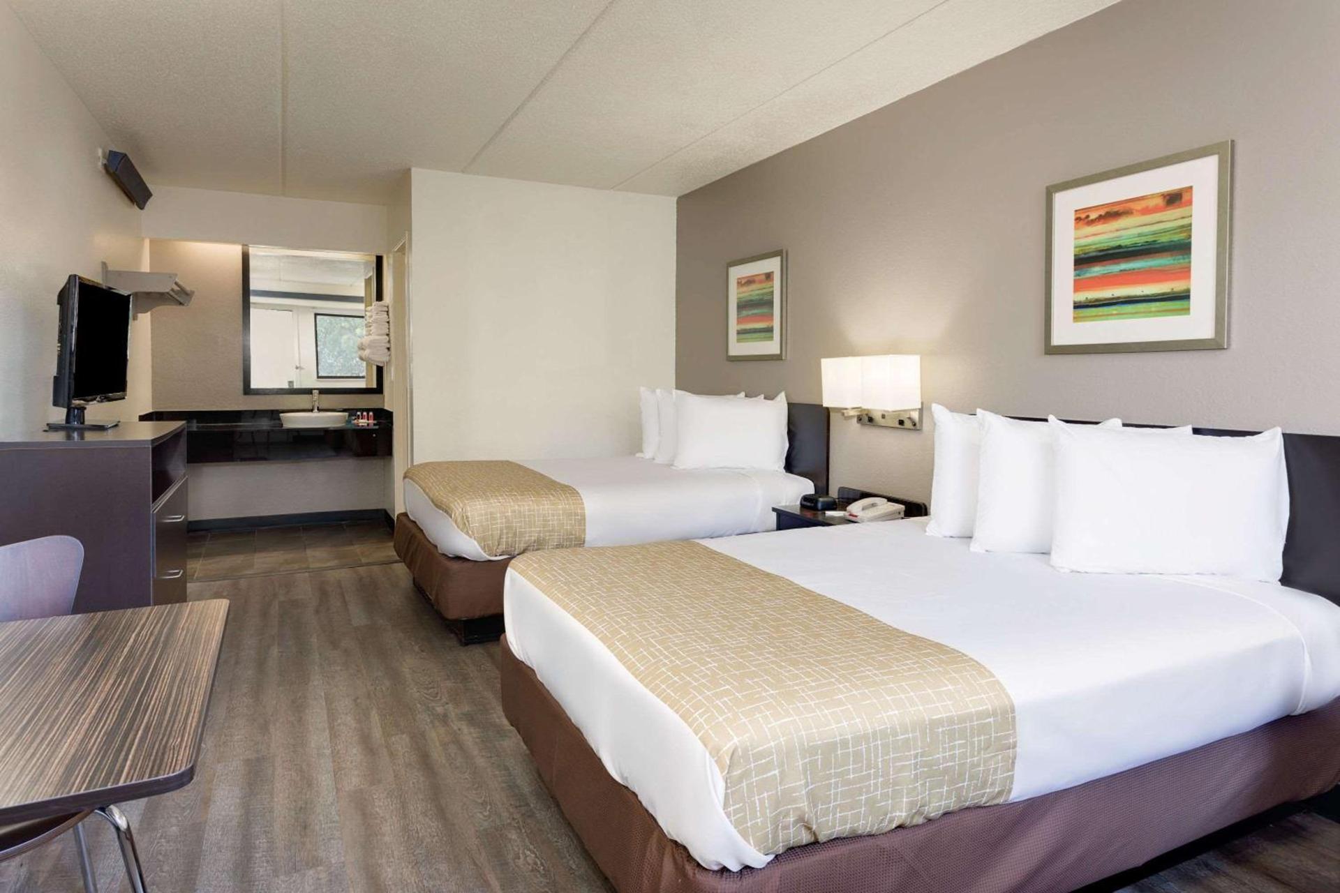 Travelodge by Wyndham College Park photo 12