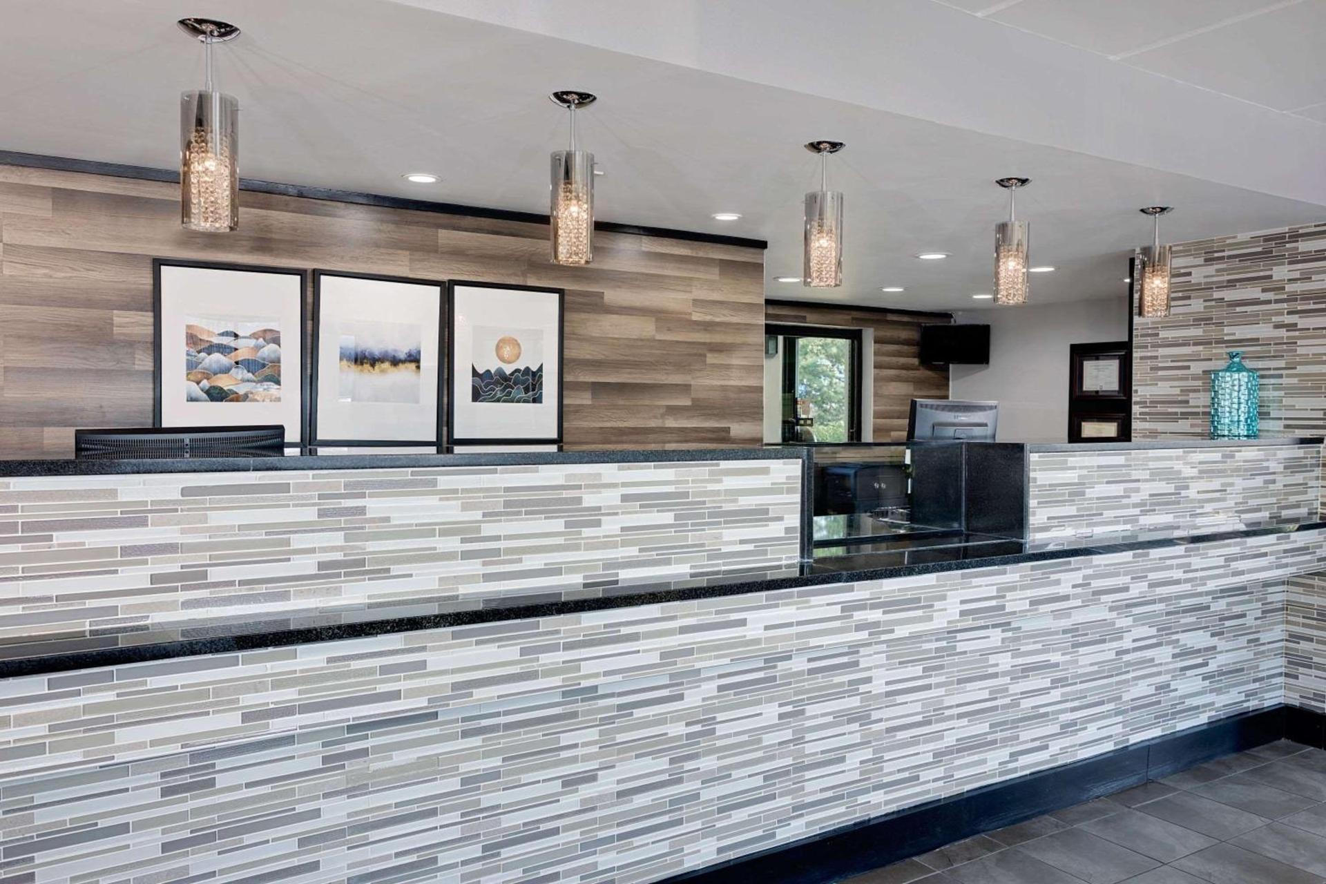 Travelodge by Wyndham College Park photo 17
