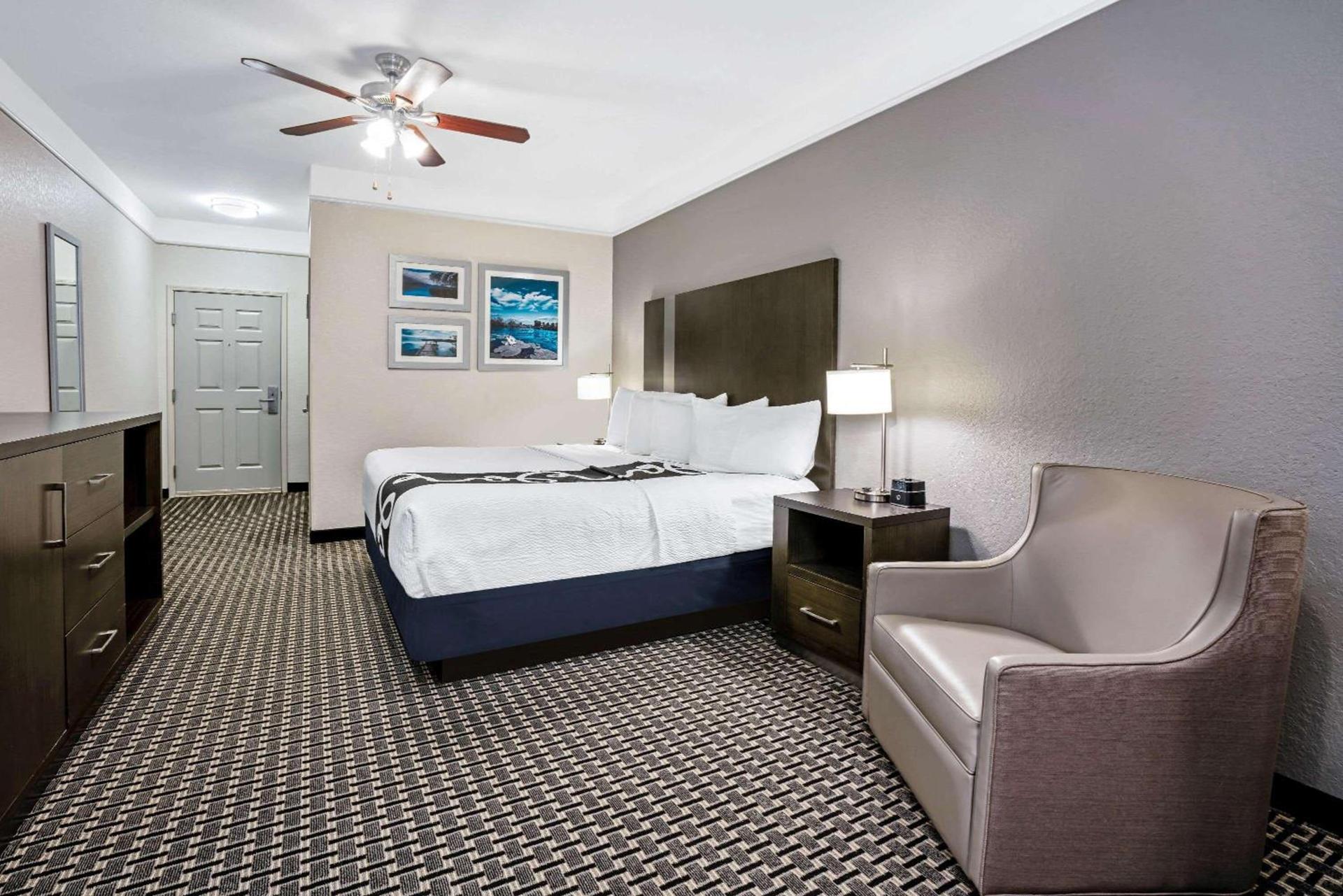 La Quinta by Wyndham Conroe photo 34