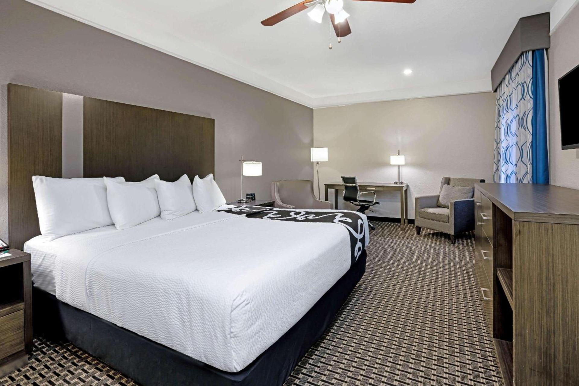 La Quinta by Wyndham Conroe photo 30