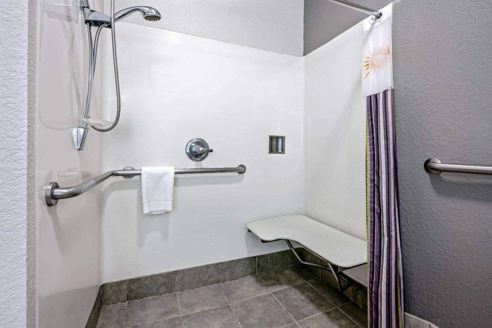 La Quinta by Wyndham Conroe photo 20