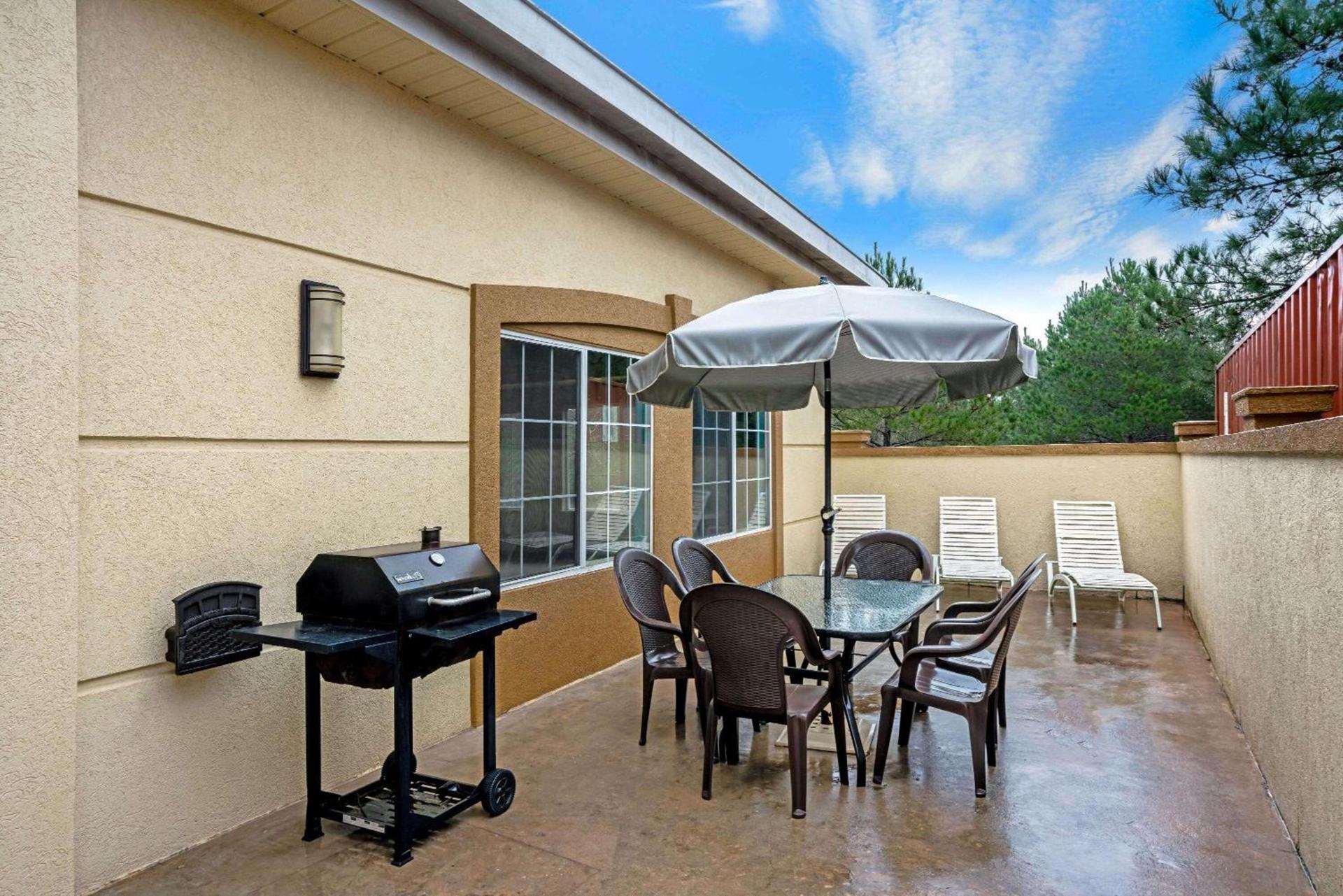 La Quinta by Wyndham Conroe photo 10