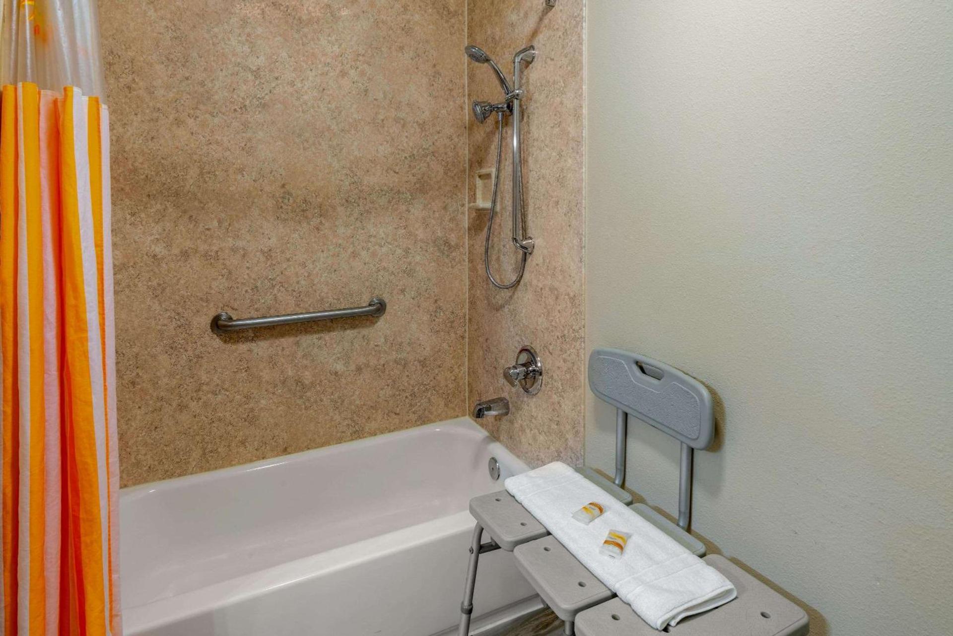 La Quinta by Wyndham Moab photo 21