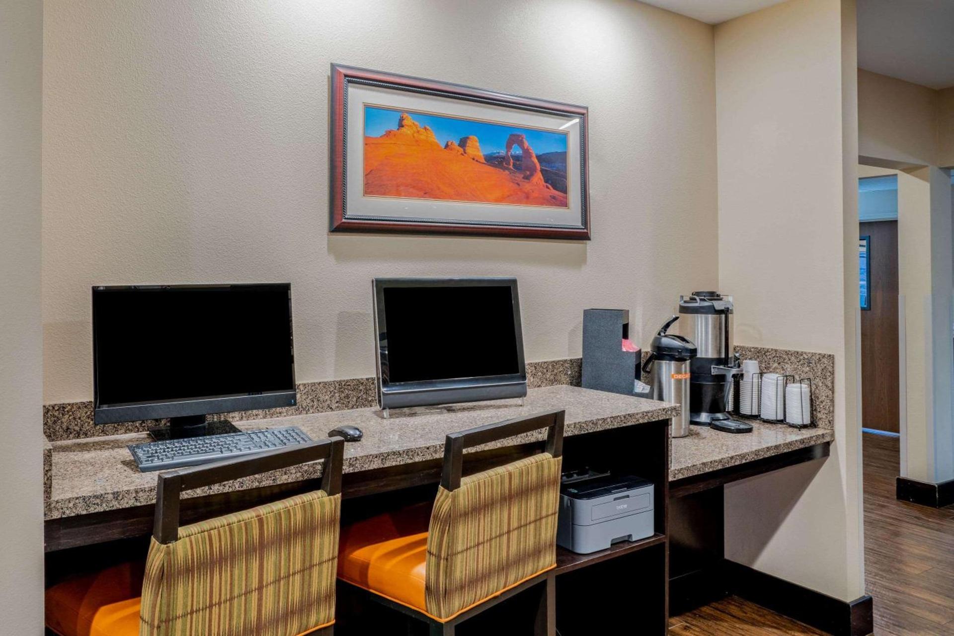 La Quinta by Wyndham Moab photo 26