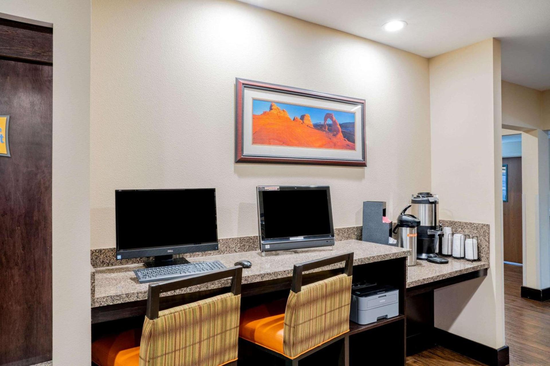 La Quinta by Wyndham Moab photo 61