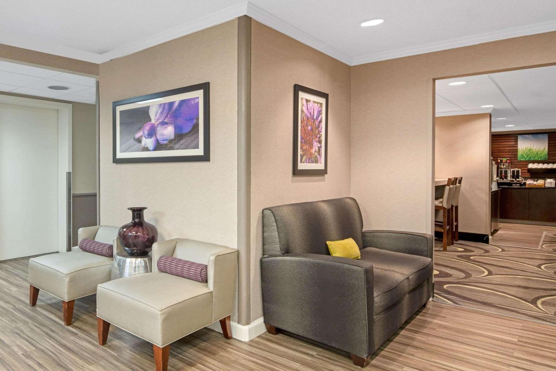 La Quinta by Wyndham Baton Rouge Siegen Lane photo 7