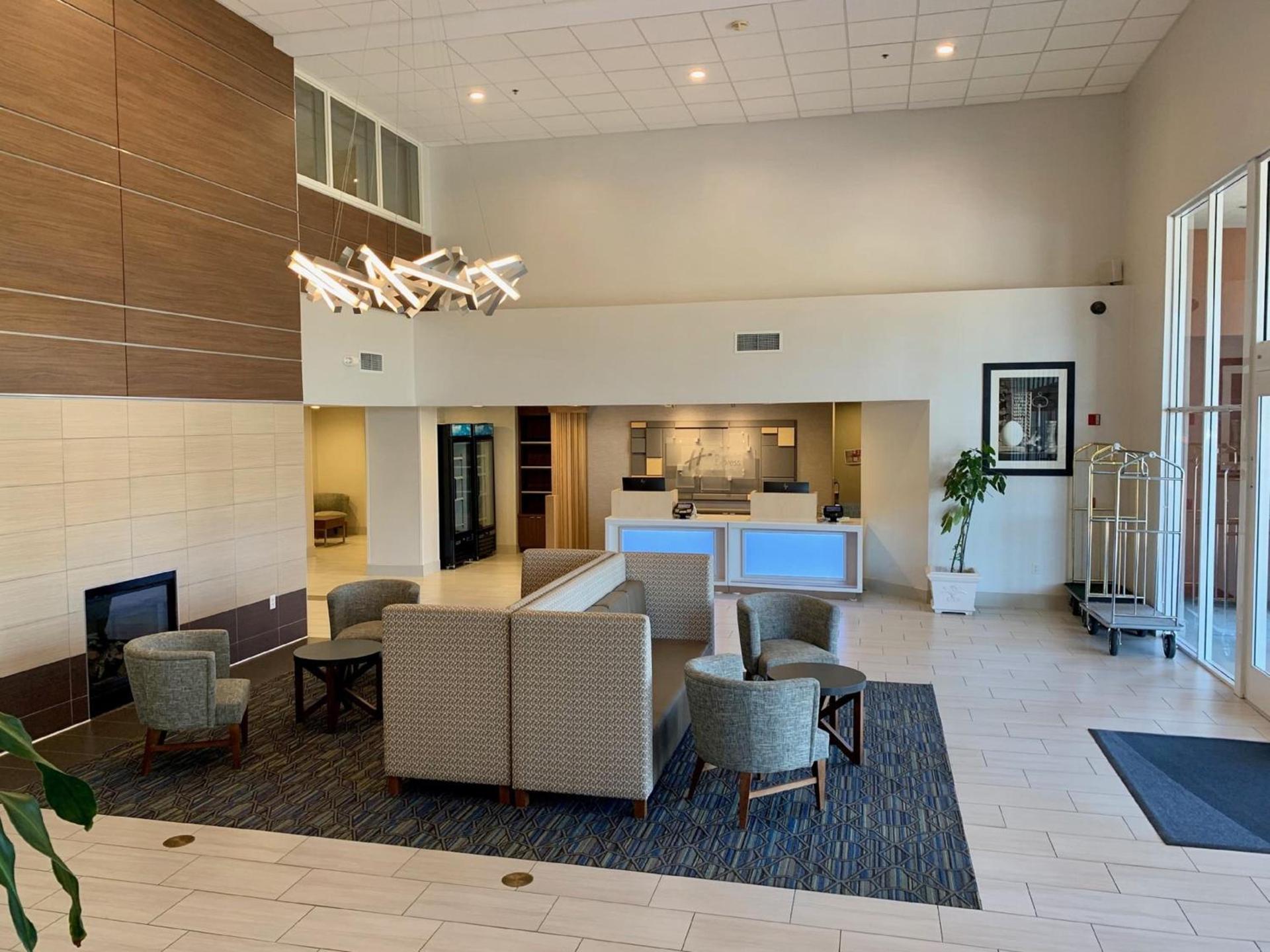 Holiday Inn Express & Suites Tracy by IHG photo 23