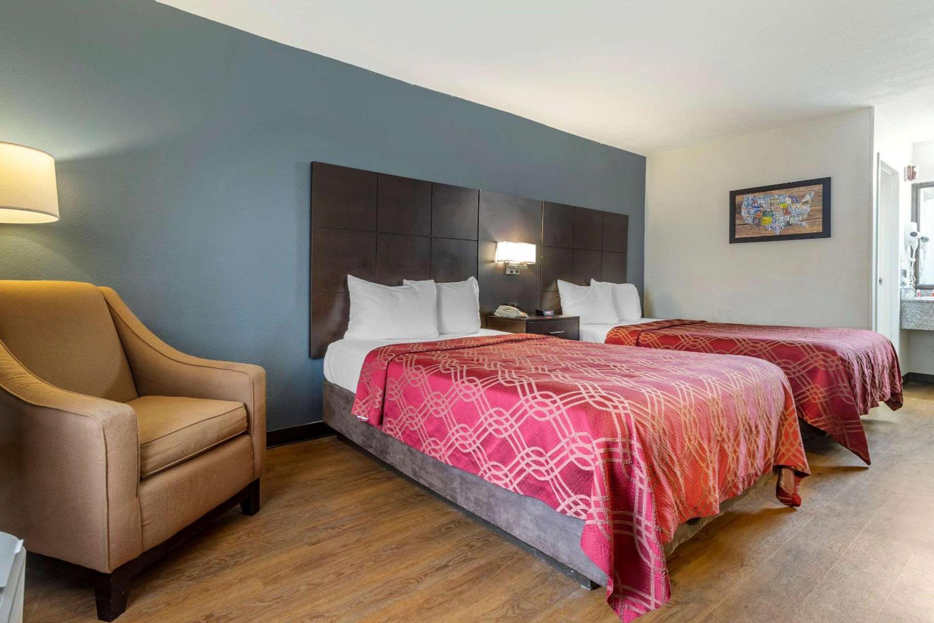 Travelodge by Wyndham North Charleston photo 2