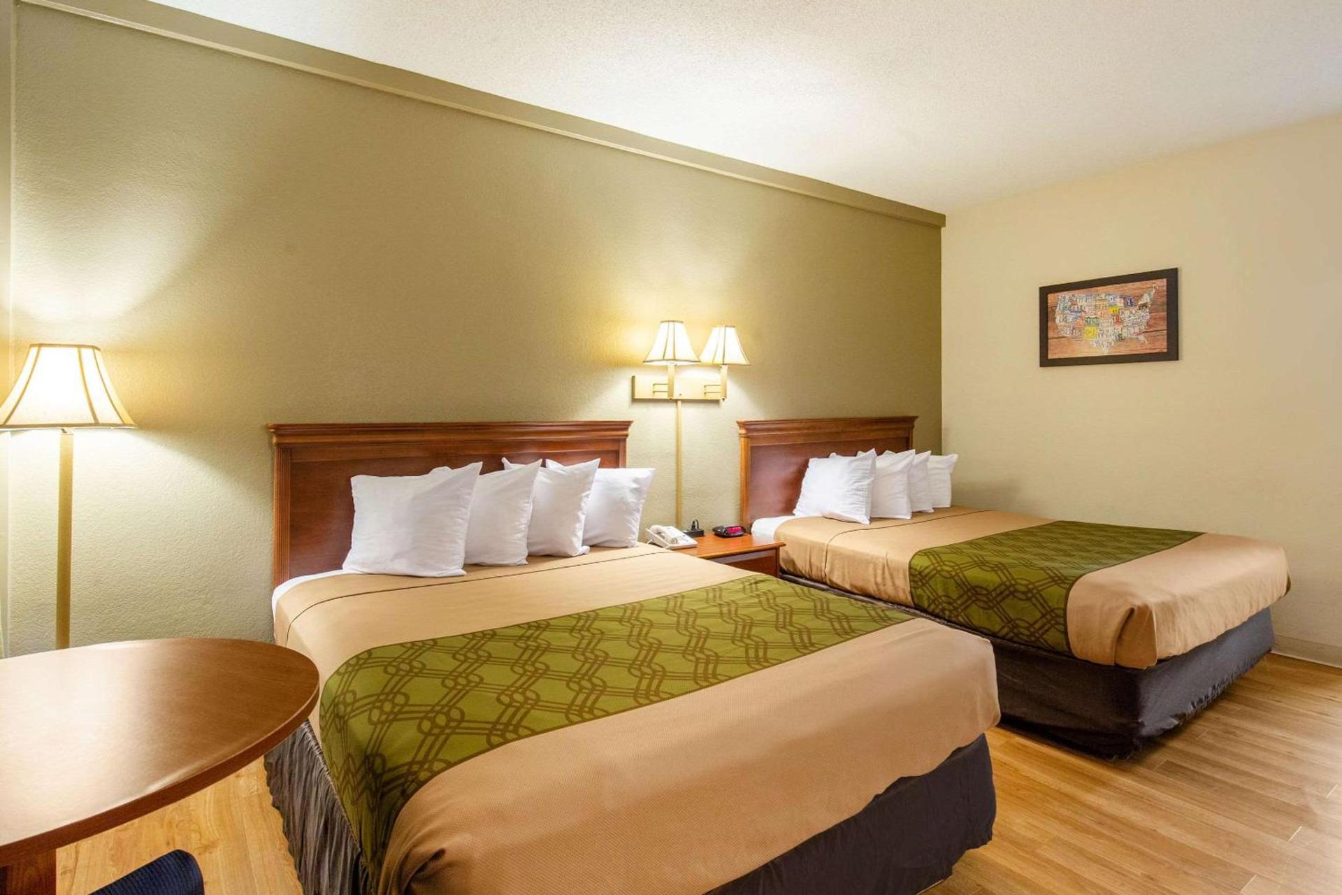 Econo Lodge Lake City-North photo 7