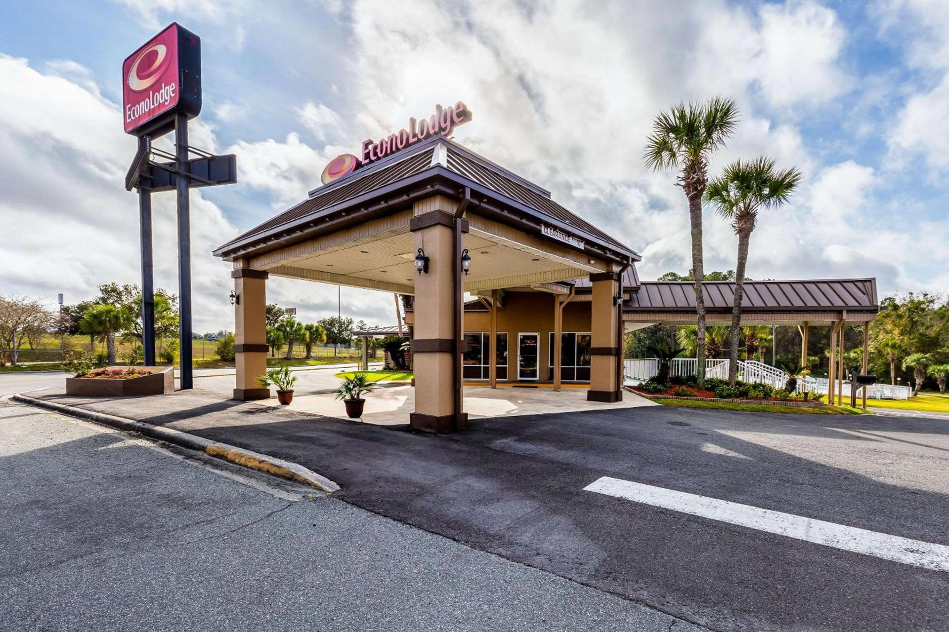 Econo Lodge Lake City-North photo 3