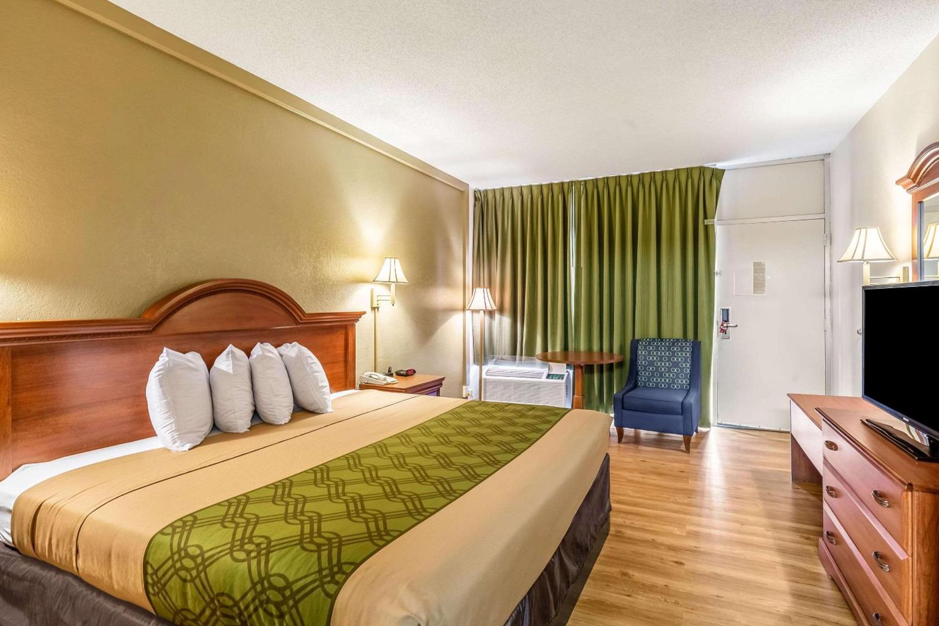 Econo Lodge Lake City-North photo 12
